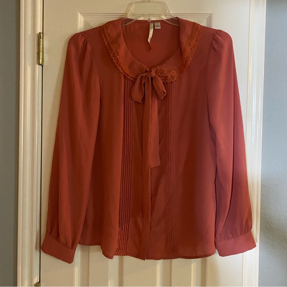 Lauren Conrad Collared Button-Down w/Bow Shirt LARGE